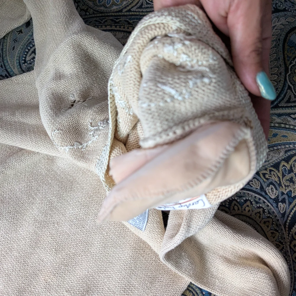 Carolyn Taylor Cream Sweater with Lace Details - Picture 10 of 10